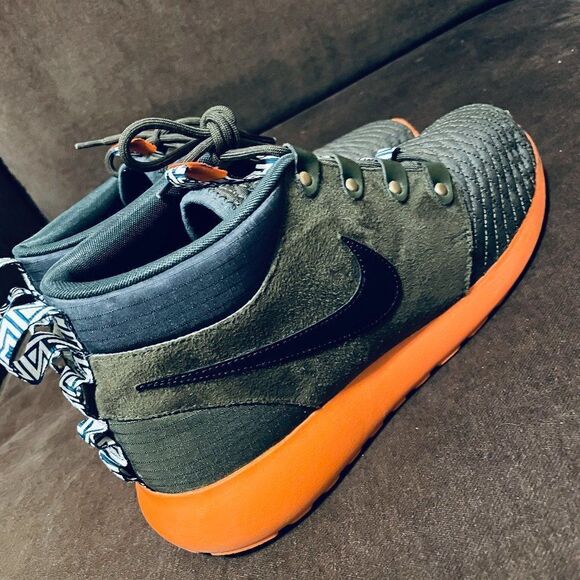 Unique Mint Condition Nike ROSHE Run SneakerBoot Dark Olive Orange Mens 10.5 US - Picture 5 of 9